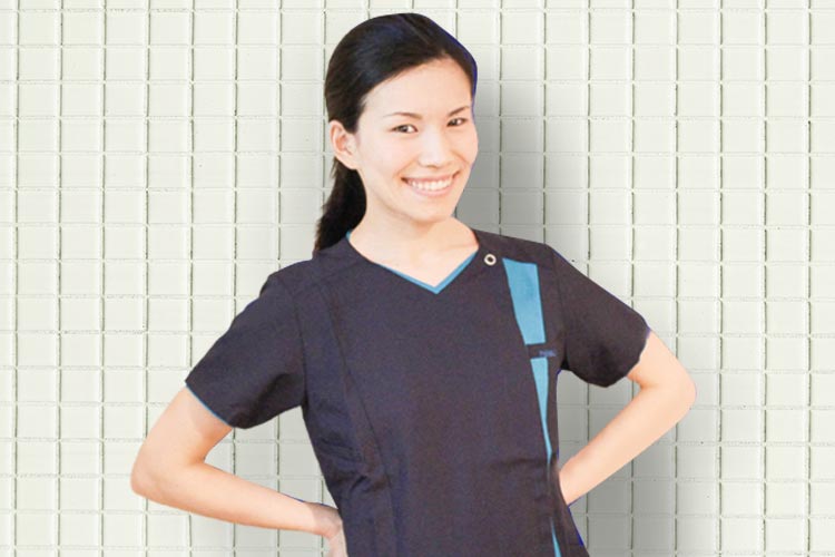 歯科医師　勝野 麻衣